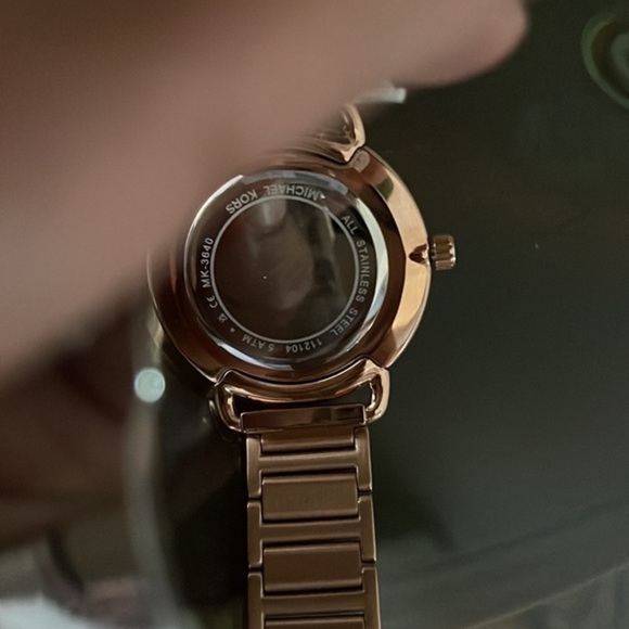 MICHAEL KORS 32mm Women's Bracelet Watch - Picture 8 of 8